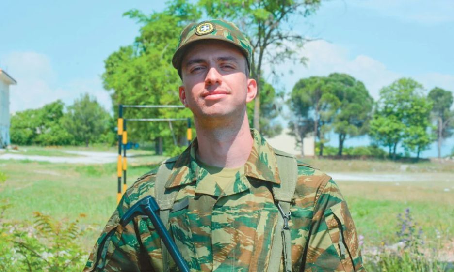 Θάνατος στρατιώτη στο 424: «Ζητώ ποινικές και κακουργηματικές διώξεις», λέει ο πατέρας του 27χρονου