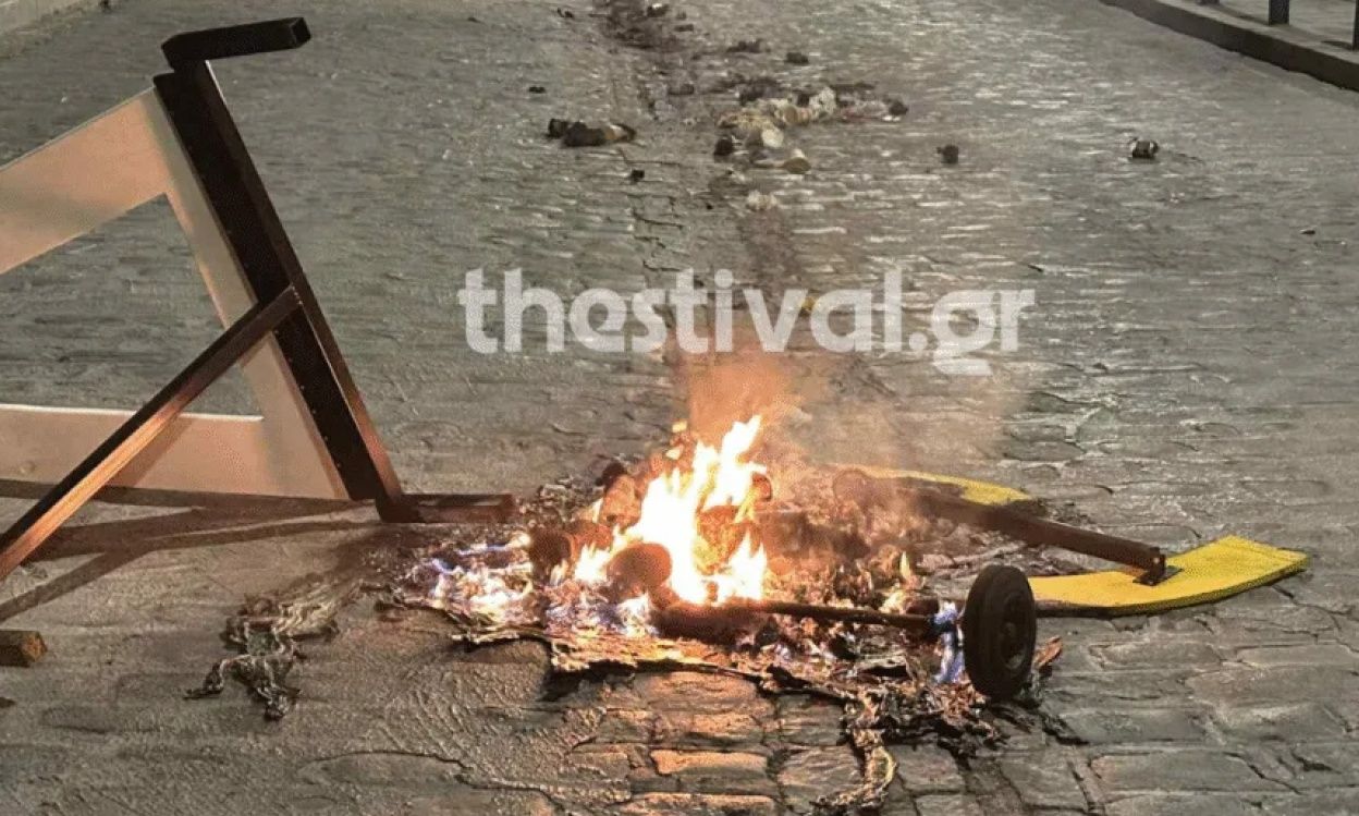 Θεσσαλονίκη: Επεισόδια δίπλα στο νοσοκομείο «Άγιος Δημήτριος» – Κουκουλοφόροι έβαλαν φωτιές