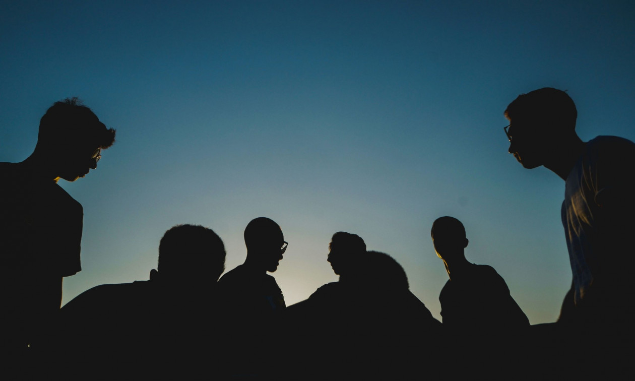 Gen Z και κλιματικό άγχος: Η γενιά που μεγάλωσε μέσα στην κρίση