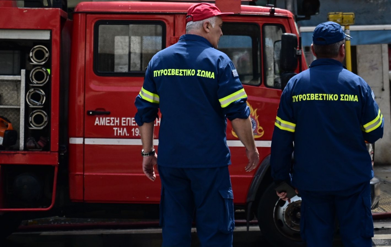 Φωτιά σε διπλοκατοικία στο Μάνδαλο Πέλλας