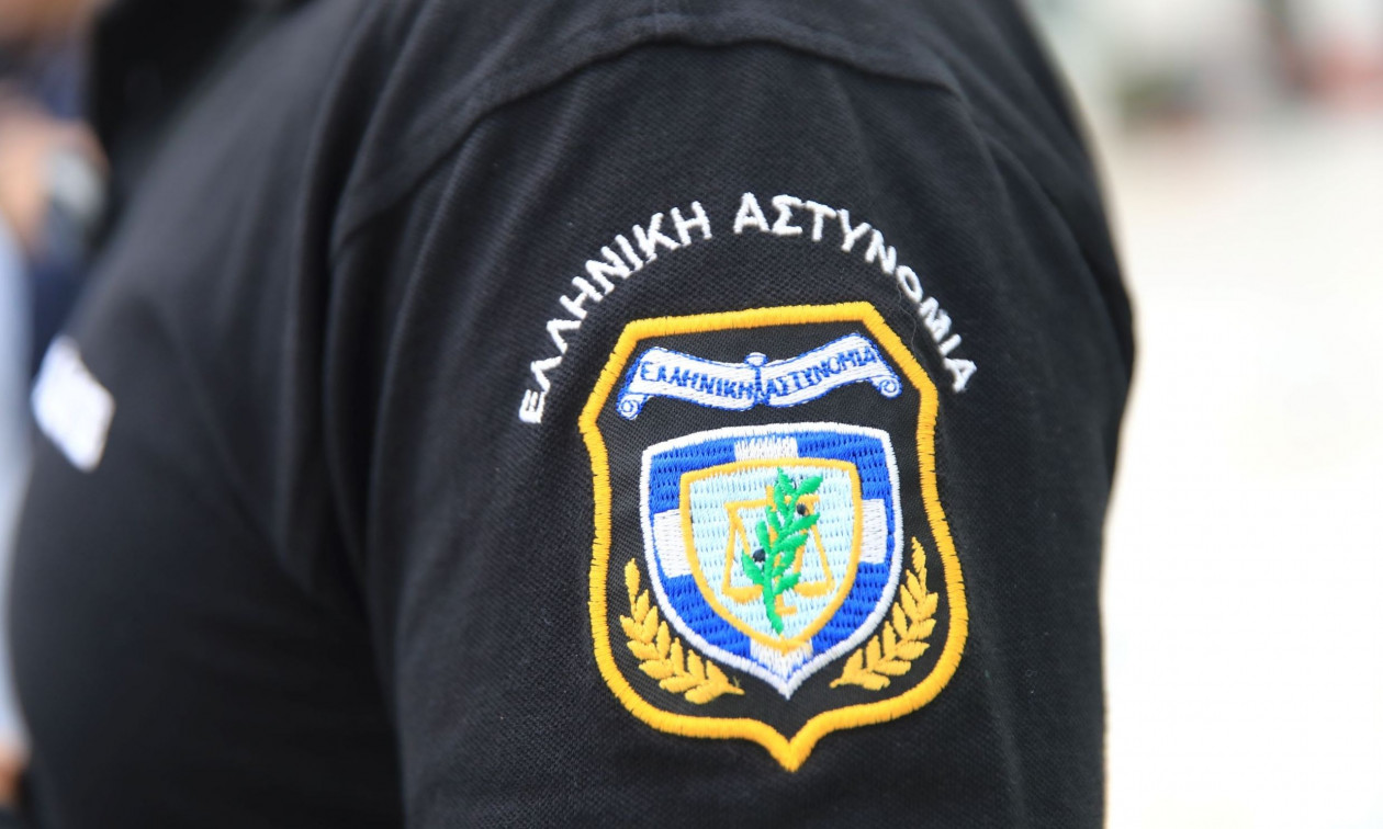 Αποτάχθηκαν ο αστυνομικός της Βουλής και η σύζυγός του που κατηγορούνται για βιασμό των παιδιών τους