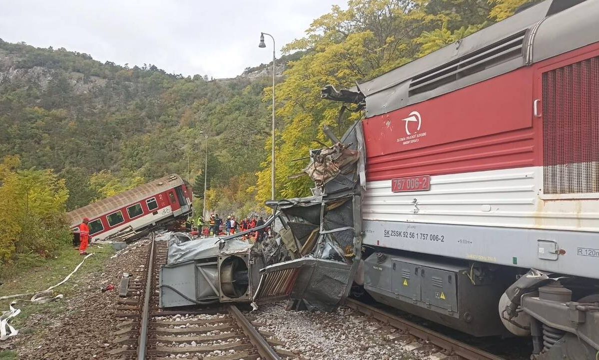Σλοβακία: Βίντεο ντοκουμέντο κατέγραψε τον ήχο της σύγκρουσης των δύο τρένων