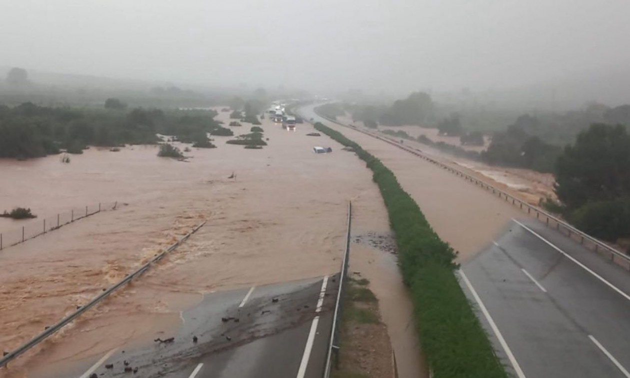 Ισπανία: Ξαφνικές πλημμύρες από την καταιγίδα Άλις – Στα καταφύγια εκατοντάδες άνθρωποι