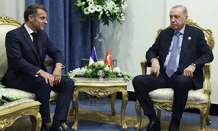 Αίγυπτος «Ξεπαγώνουν» οι σχέσεις Ερντογάν – Μακρόν λίγο πριν από τη Σύνοδο Ειρήνης του Τραμπ