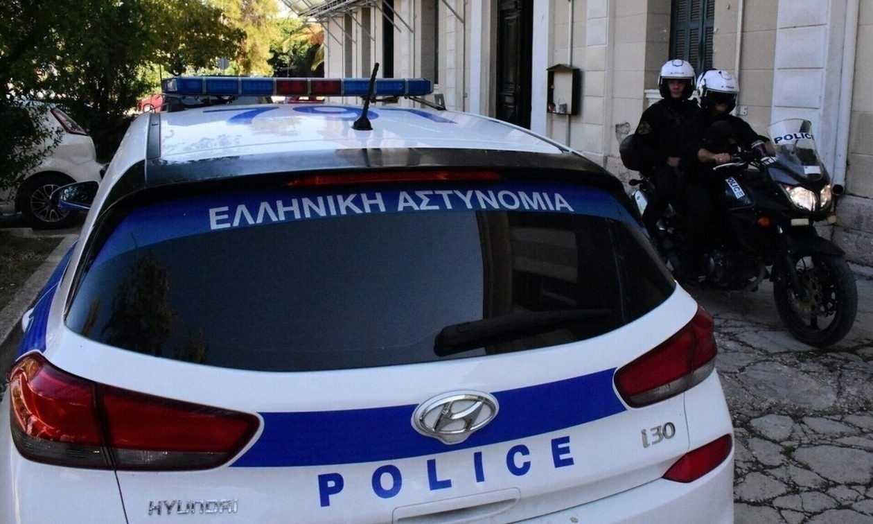 Χειροπέδες σε 20χρονο για πυροβολισμούς με καλάσνικοφ στον Μαραθώνα