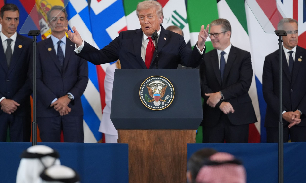 Ανάλυση BBC: Πώς ο Τραμπ παραβίασε τον χρυσό κανόνα των διαπραγματεύσεων για να πετύχει συμφωνία