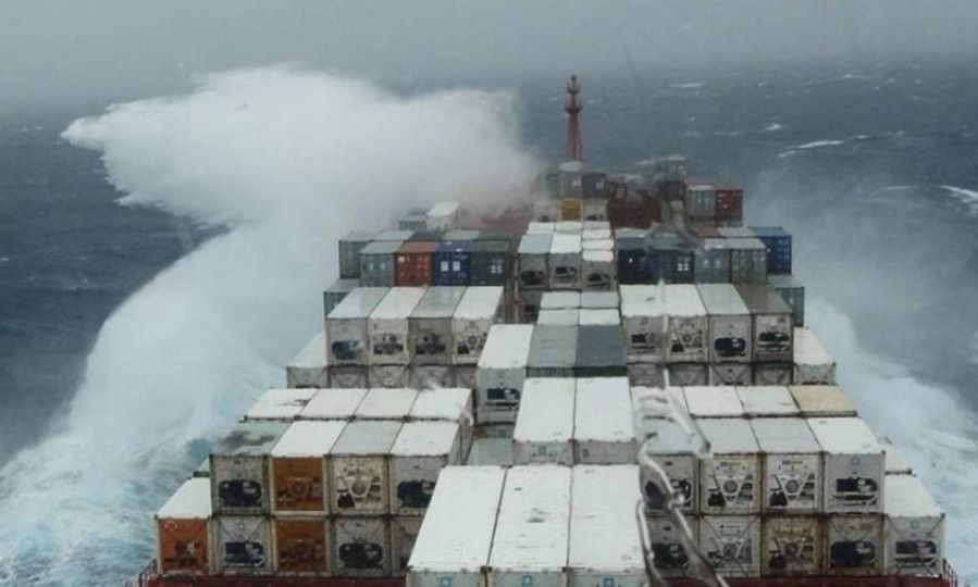 «Πόλεμος» στα λιμάνια: ΗΠΑ, Κίνα επιβάλλουν δασμούς, απειλώντας με αναταραχή στις θάλασσες