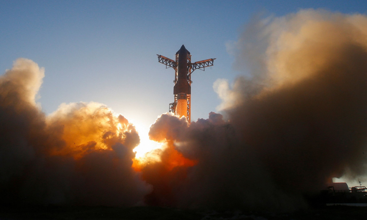 Θρίαμβος για τη SpaceX: Το Starship ολοκλήρωσε επιτυχώς την πτήση του γύρω από τη Γη