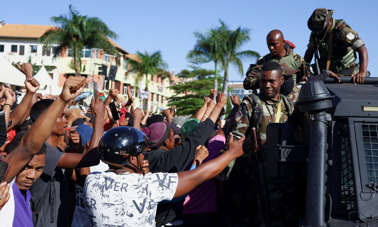 Μαδαγασκάρη: Καθαιρεί τον πρόεδρο η Εθνοσυνέλευση μετά την εντολή διάλυσής της
