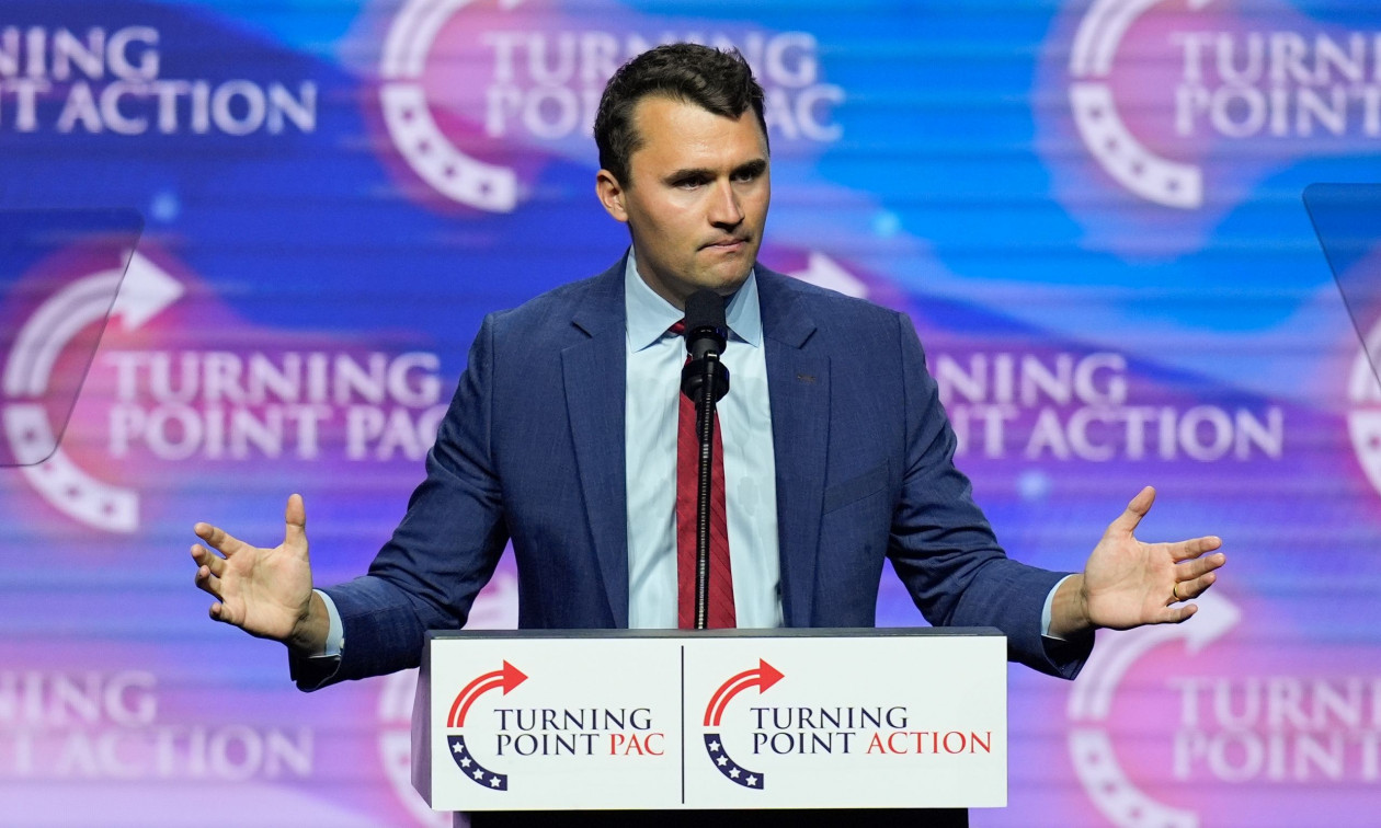 ΗΠΑ: Ακυρώσεις σε βίζες εξαιτίας σχολίων στα social media για τη δολοφονία του Τσάρλι Κερκ