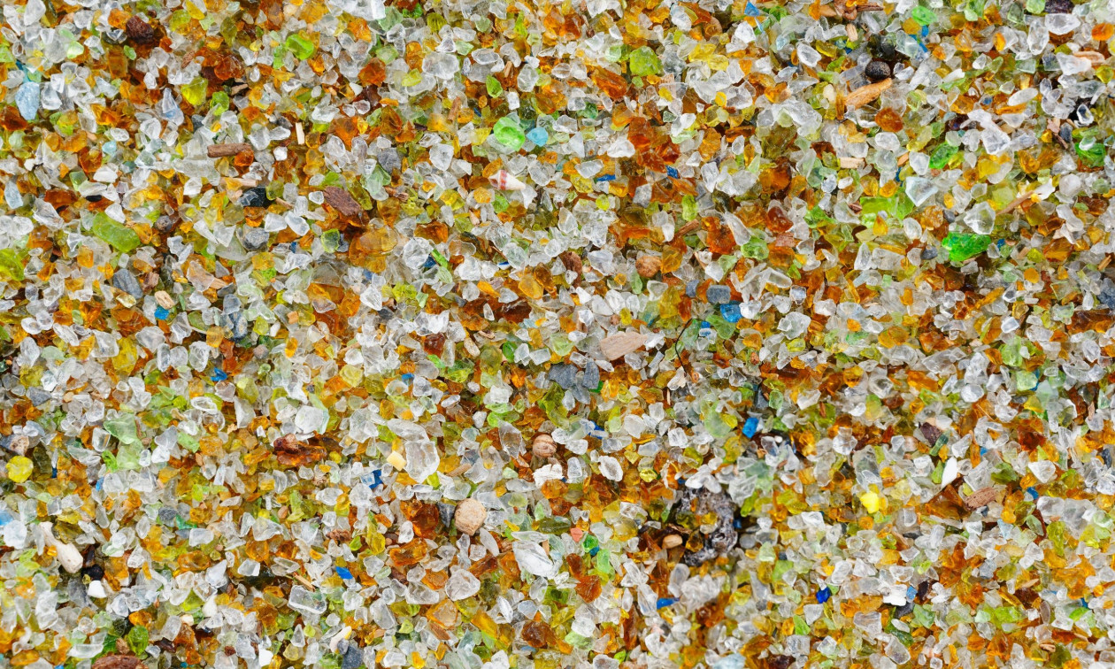 Τα μικροπλαστικά βρίσκονται παντού – Μπορείτε να κάνετε ένα απλό πράγμα για να τα αποφύγετε