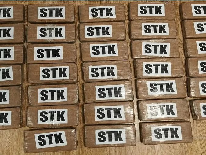 Πειραιάς: Κατασχέθηκαν πάνω από 38 κιλά κοκαΐνης σε εμπορευματοκιβώτιο με μπανάνες στο λιμάνι