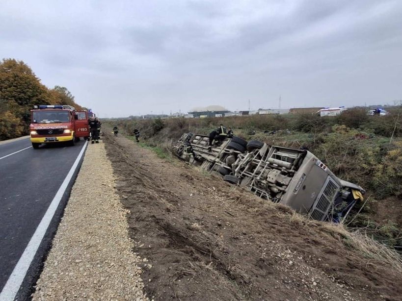 Σερβία: Τρεις νεκροί και δεκάδες τραυματίες από ανατροπή λεωφορείου