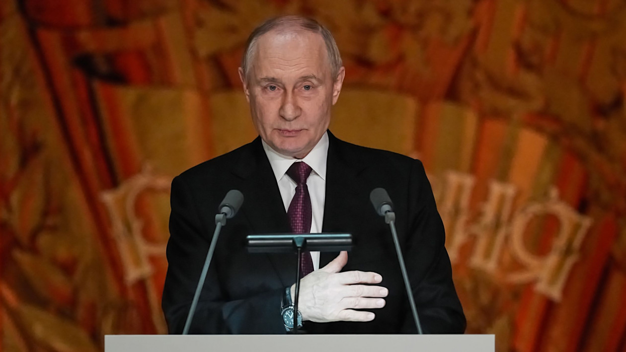 «Ο ίδιος ο Τσάρος»: Το βιβλίο που ξεσκεπάζει τον Βλαντίμιρ Πούτιν – Η μυστική ζωή και οι ερωμένες