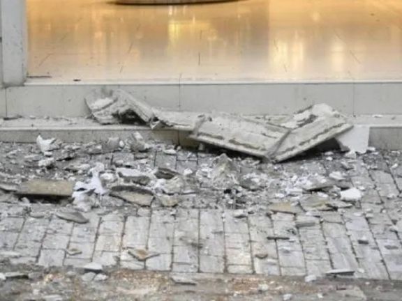 Πάτρα: Κατέρρευσε μπαλκόνι στην οδό Αγίου Ανδρέου – Αποκλείστηκε η περιοχή και διεκόπη η κυκλοφορία