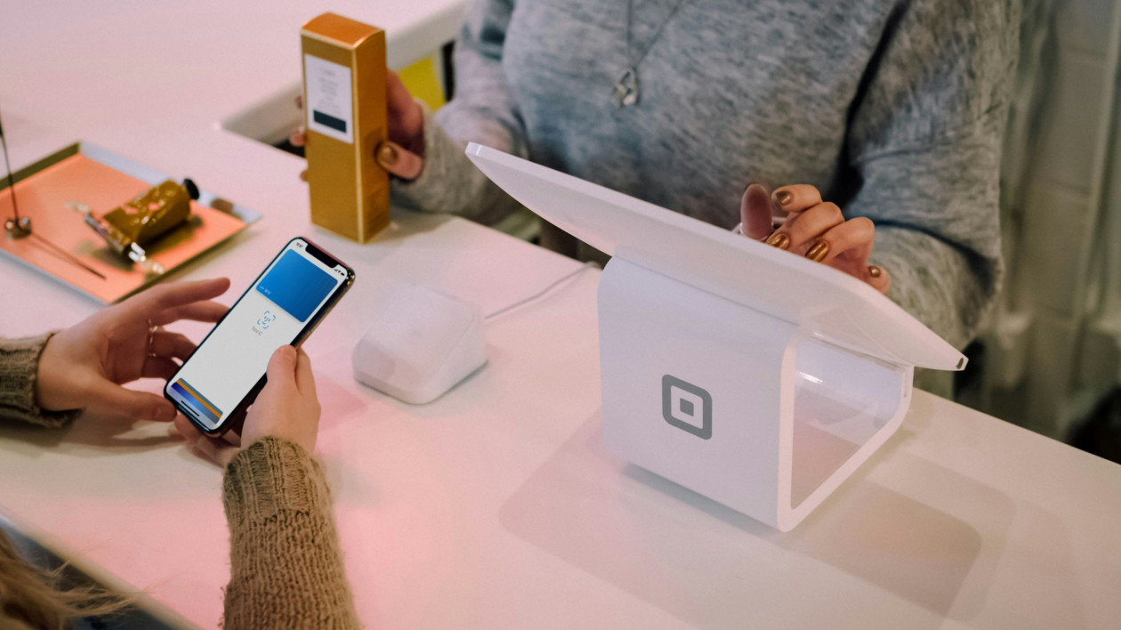 Από 1η Νοεμβρίου αλλάζουν όλα στις συναλλαγές μας – Νέοι κανόνες, POS και IRIS