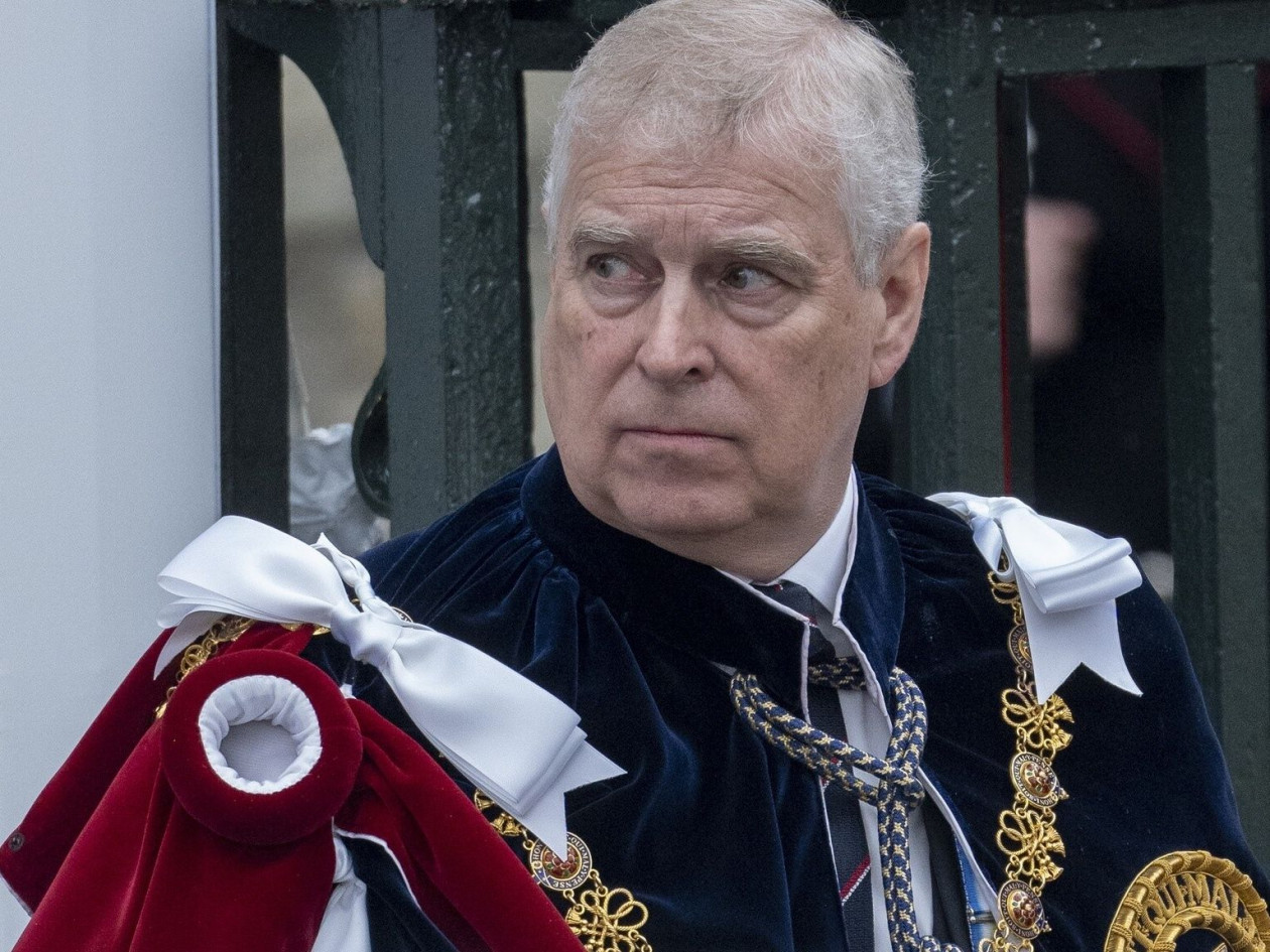 Οι κατηγορίες εναντίον του πρίγκιπα Άντριου πρέπει να εξεταστούν «με τον κατάλληλο τρόπο»