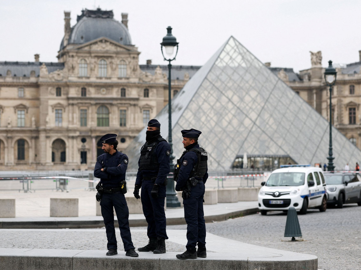 Ληστεία στο Λούβρο: Η αστυνομία μπορεί να συλλάβει τους κλέφτες, αλλά δεν θα βρει ποτέ τα λάφυρα
