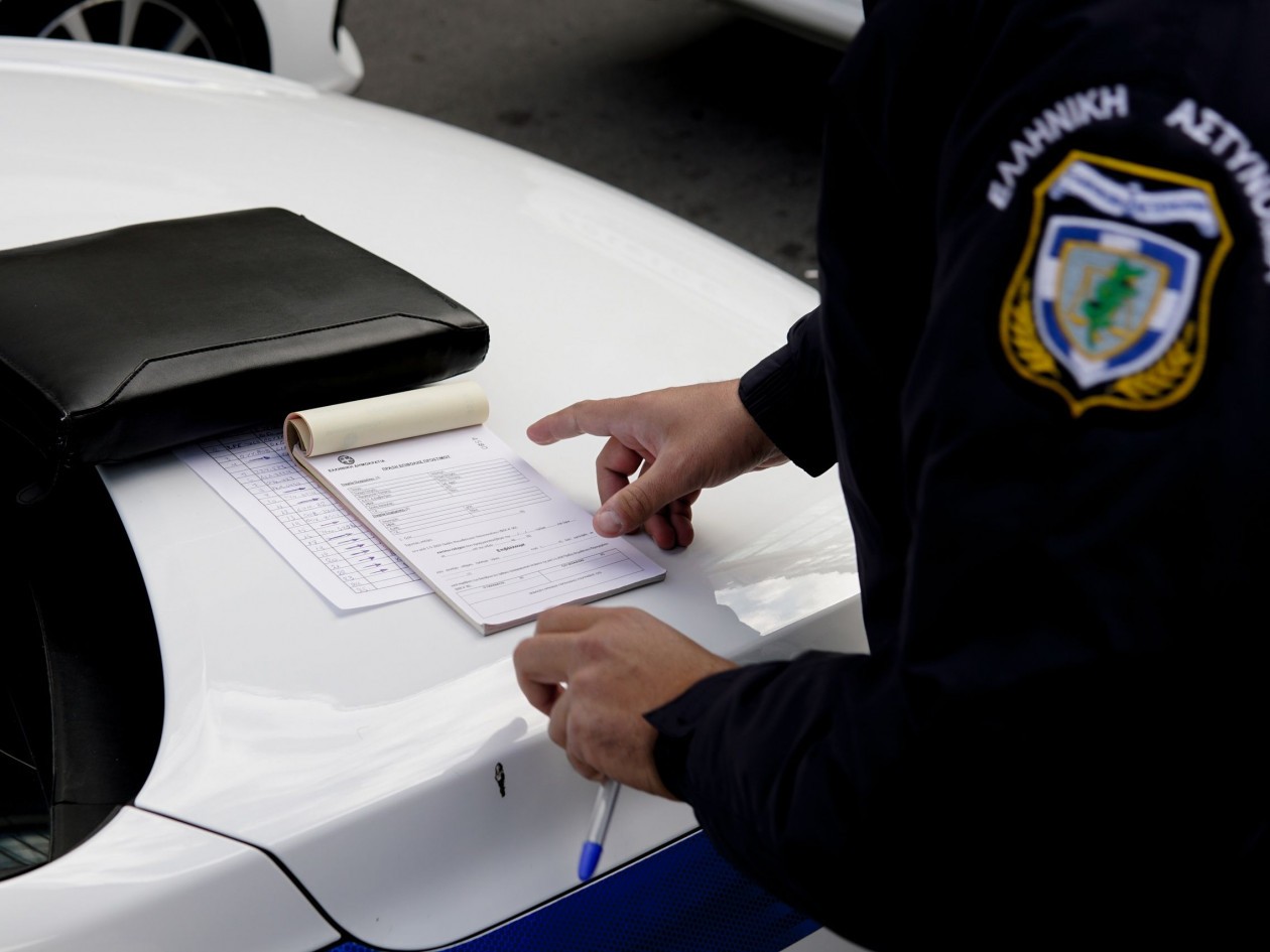 Σαρωτικοί έλεγχοι της Τροχαίας στην Αττική: Περισσότερες από 2.800 παραβάσεις εντός τριών ημερών