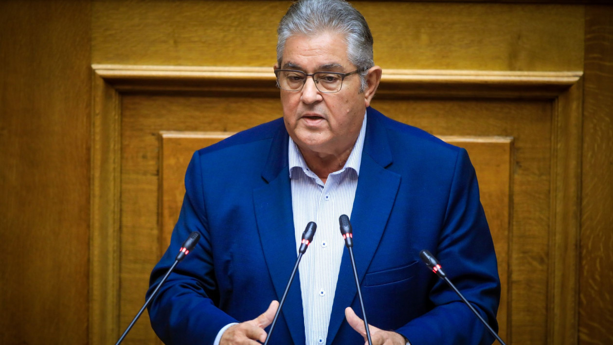 Κουτσούμπας: Προσβάλετε το μνημείο του Αγνώστου Στρατιώτη – Δεν είναι μπογιές, αλλά ονόματα νεκρών
