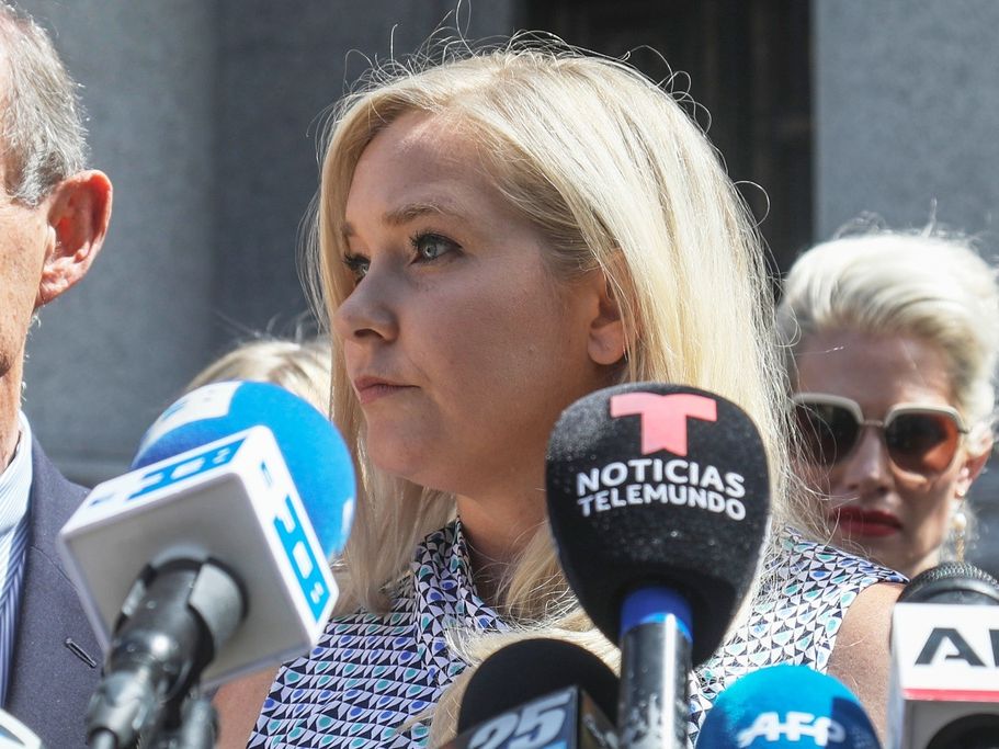 Βρετανία: Κυκλοφόρησαν τα απομνημονεύματα της Βιρτζίνια Τζιούφρε