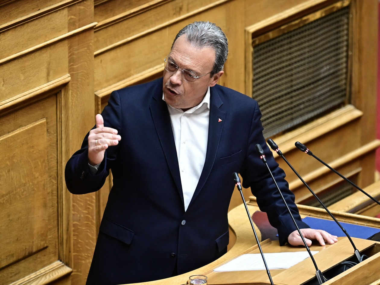 Φάμελλος: Να έρθει ο Δένδιας στη Βουλή – Υπάρχει πολιτικό πρόβλημα στην κυβέρνηση