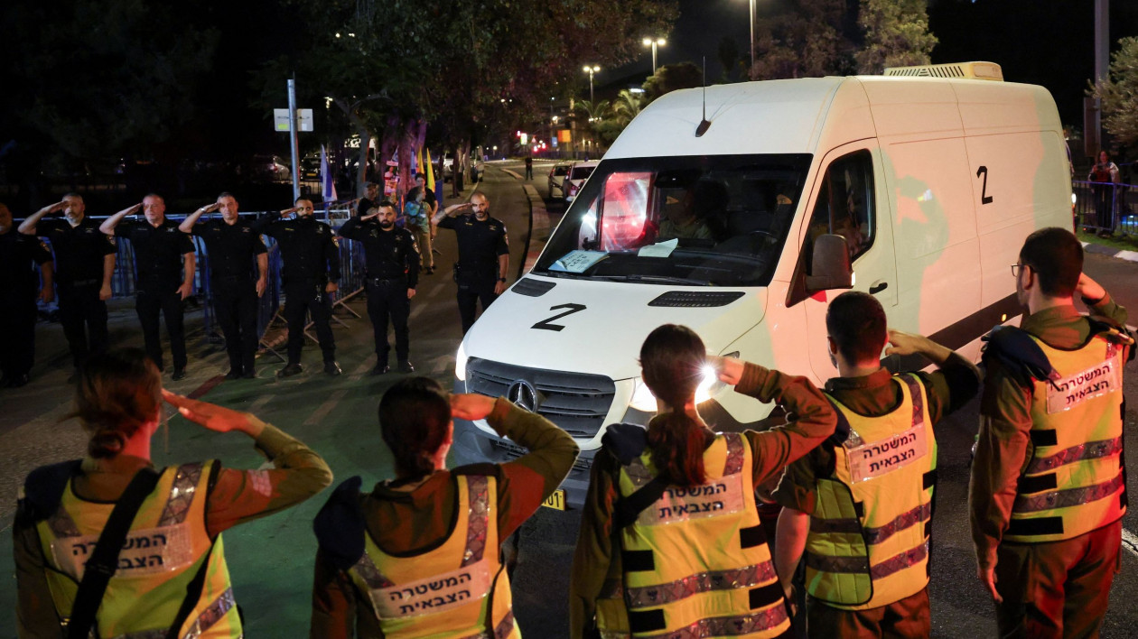 Γάζα: Ο Ερυθρός Σταυρός παραλαμβάνει δύο σορούς ισραηλινών ομήρων από τη Χαμάς