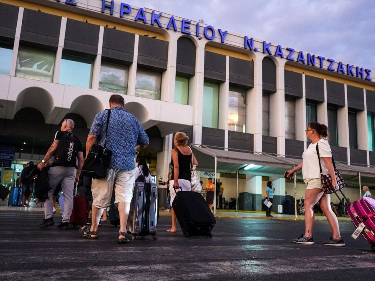 Ηράκλειο: Θεσπίστηκε νέο τέλος 3 ευρώ ανά επιβάτη στο αεροδρόμιο «Νίκος Καζαντζάκης»