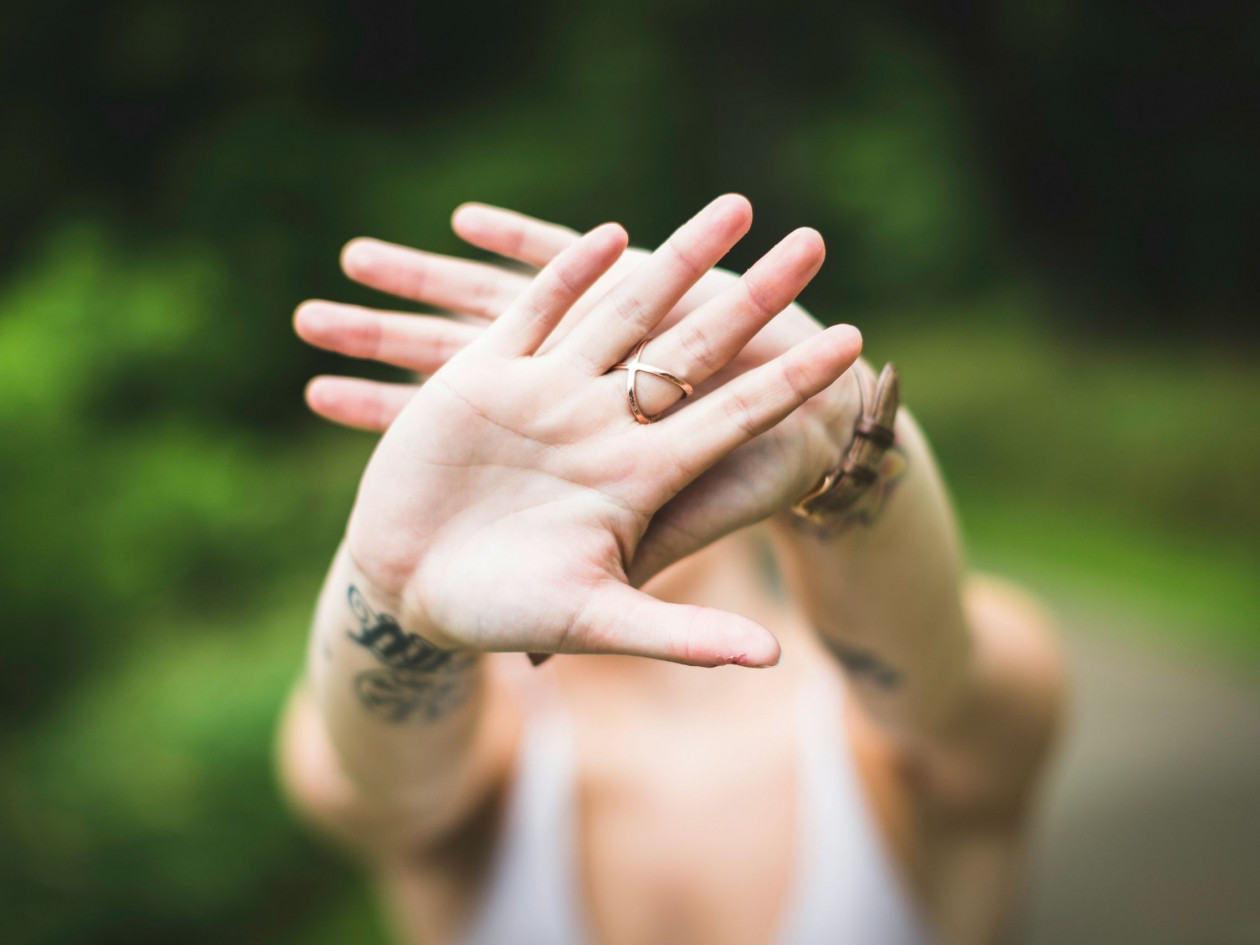 Ηράκλειο: 32χρονος ξυλοκόπησε άγρια την σύντροφό του και τράπηκε σε φυγή