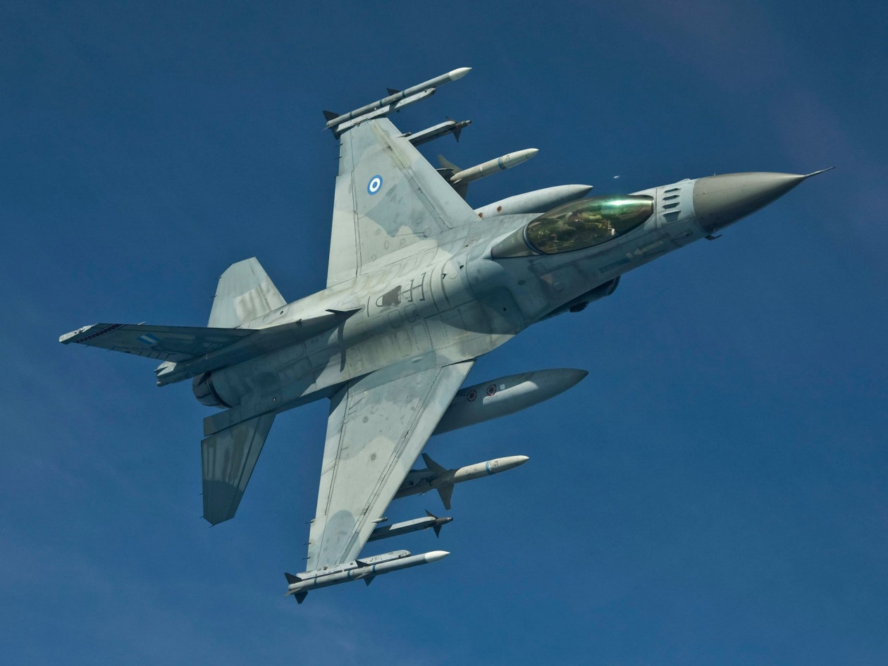 Θεσσαλονίκη: Αυτός είναι ο πιλότος που θα πετάξει στην παρέλαση – Για πρώτη φορά με F16 Viper