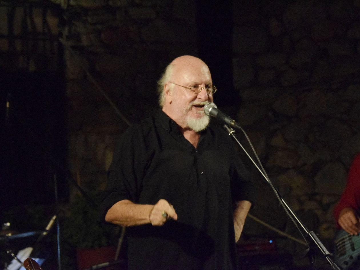 Διονύσης Σαββόπουλος: Ο Κωστής Μαραβέγιας περιέγραψε την πρώτη γνωριμία τους – «Σας αγαπώ πολύ»