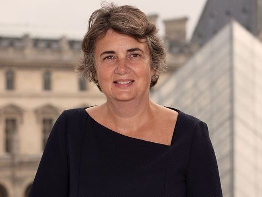 Λούβρος: Χωρίς κάμερα το σημείο που τρύπωσαν οι ληστές – «Αποτύχαμε» λέει η διευθύντρια του Μουσείου