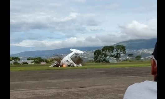 Συντριβή αεροσκάφους στη Βενεζουέλα: Δύο νεκροί – Σοκαριστικό βίντεο