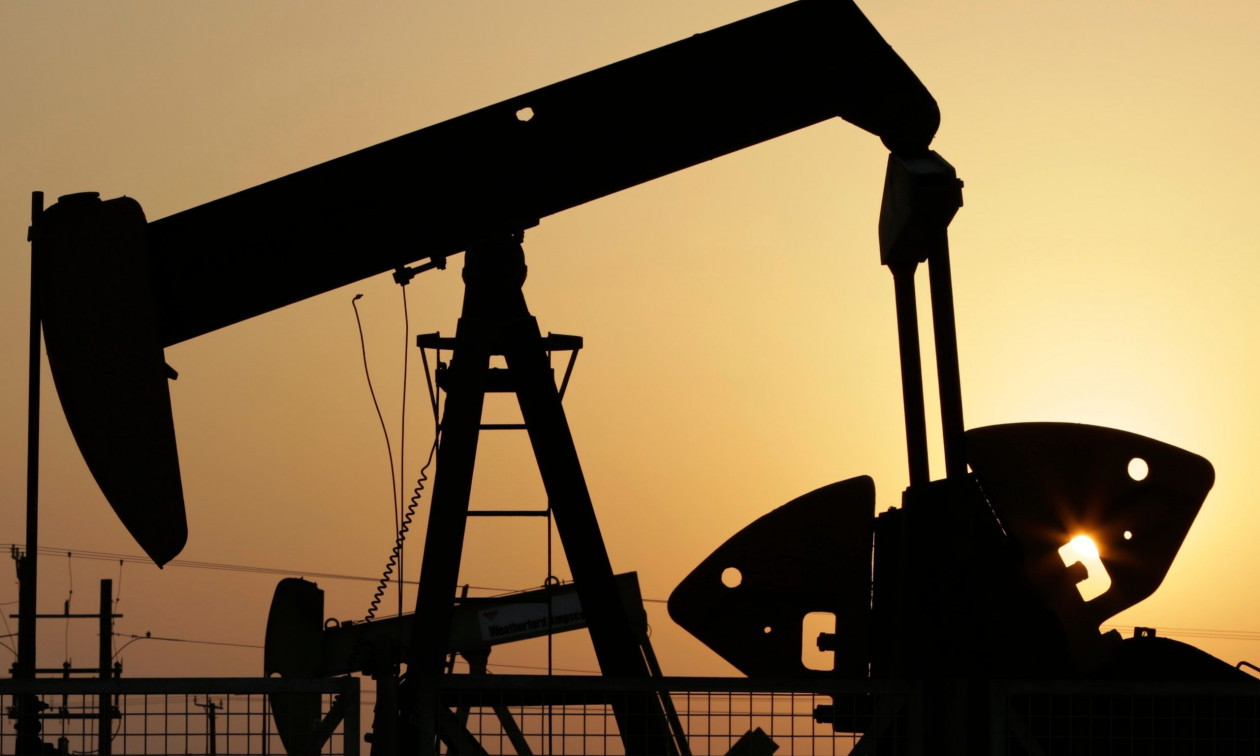 «Ράλι» στις τιμές πετρελαίου μετά τις κυρώσεις Τραμπ: Άνοδος 5% στις τιμές