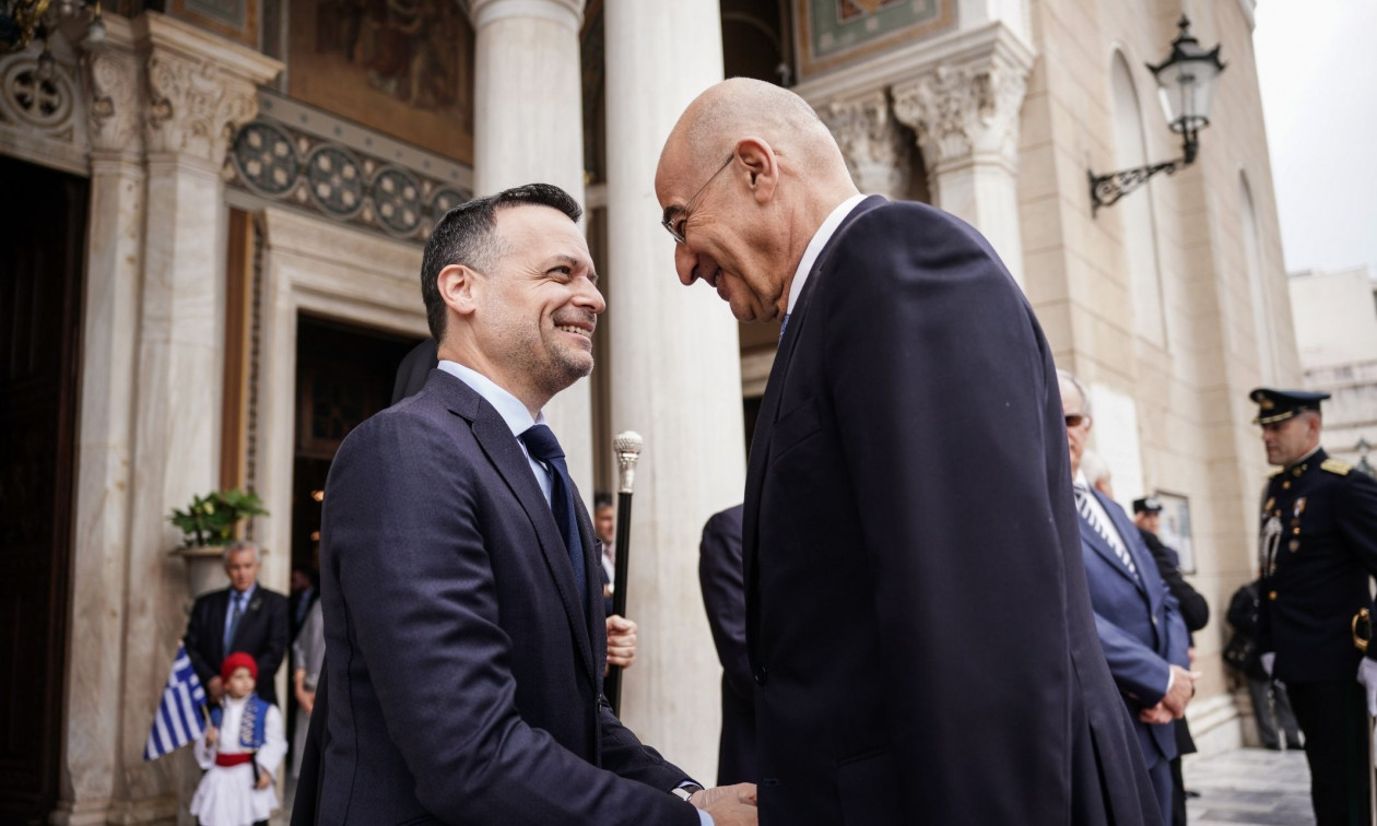 Ο Δένδιας συναντήθηκε με Χρυσοχοΐδη και Δούκα για το Μνημείο του Αγνώστου Στρατιώτη