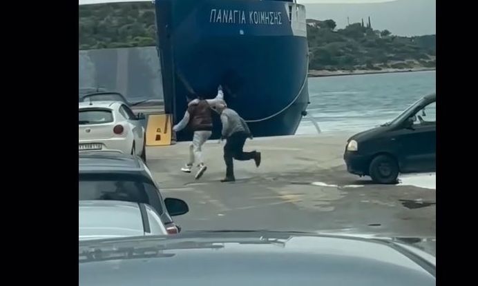 Ρομά έκλεψε υαλοκαθαριστήρες από ηλικιωμένο και τον πήρε στο κατόπι – Παραλίγο να πέσει στη θάλασσα