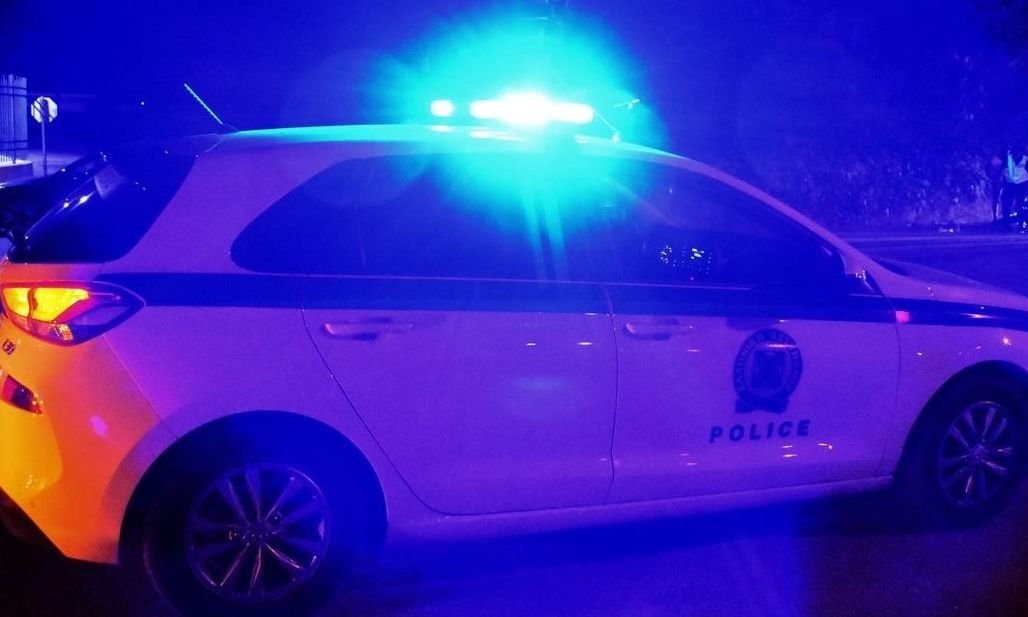 Καλλιθέα: 50χρονος μαχαίρωσε αστυνομικό – Τον πυροβόλησε δεύτερος αστυνομικός