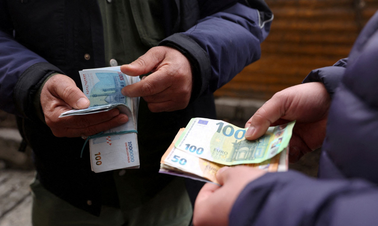 Ιράν: Πτώχευσε μία από τις μεγαλύτερες ιδιωτικές τράπεζες – Έβαλε λεφτά σε υπερπολυτελή project