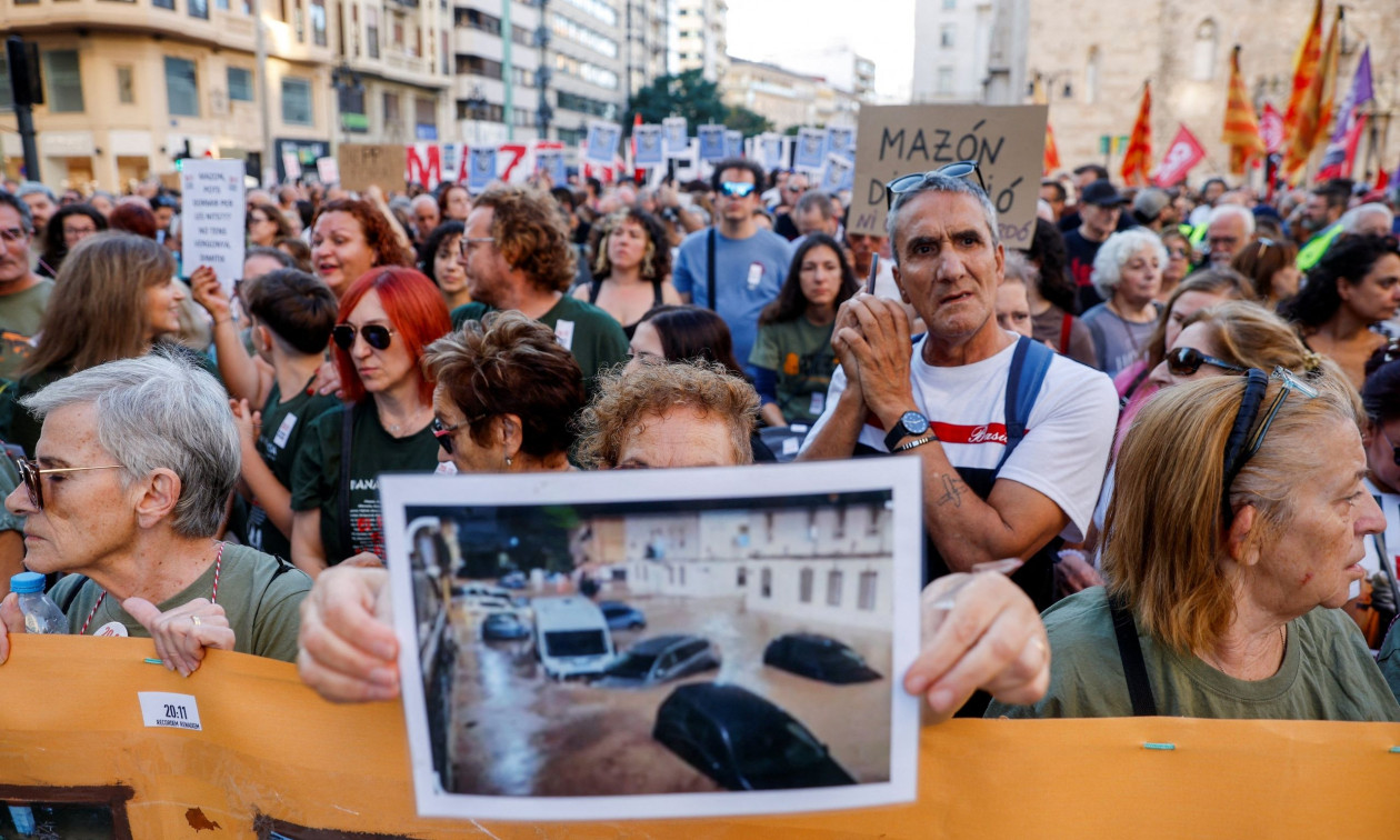 Ισπανία: Διαδήλωση στη Βαλένθια, έναν χρόνο μετά τις πλημμύρες που σκότωσαν εκατοντάδες πολίτες