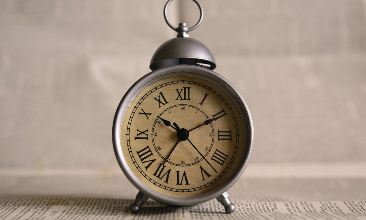 Η ώρα άλλαξε: Οι δείκτες μετακινήθηκαν μια ώρα πίσω