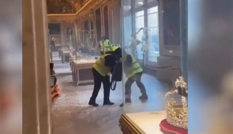 Στην Αφρική σκόπευαν να το σκάσουν οι κλέφτες του Λούβρου – Πού ψάχνουν για τα κλοπιμαία οι αρχές