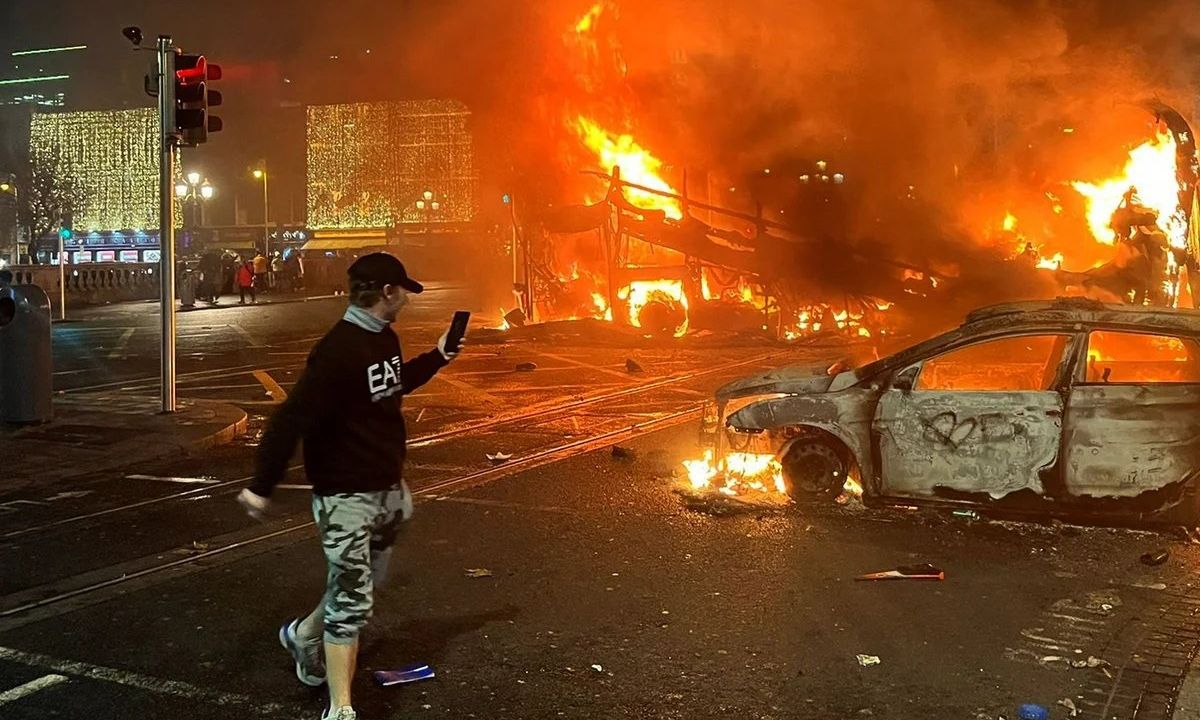 «Έκρηξη οργής» σε ένα ιρλανδικό χωριό για 2.300 μετανάστες σε πολυτελές ξενοδοχείο