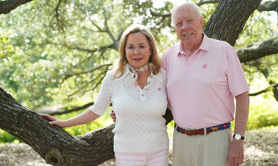 Ζευγάρι δισεκατομμυριούχων χαρίζει σχεδόν όλη την περιουσία του – Η ιστορία που συγκινεί