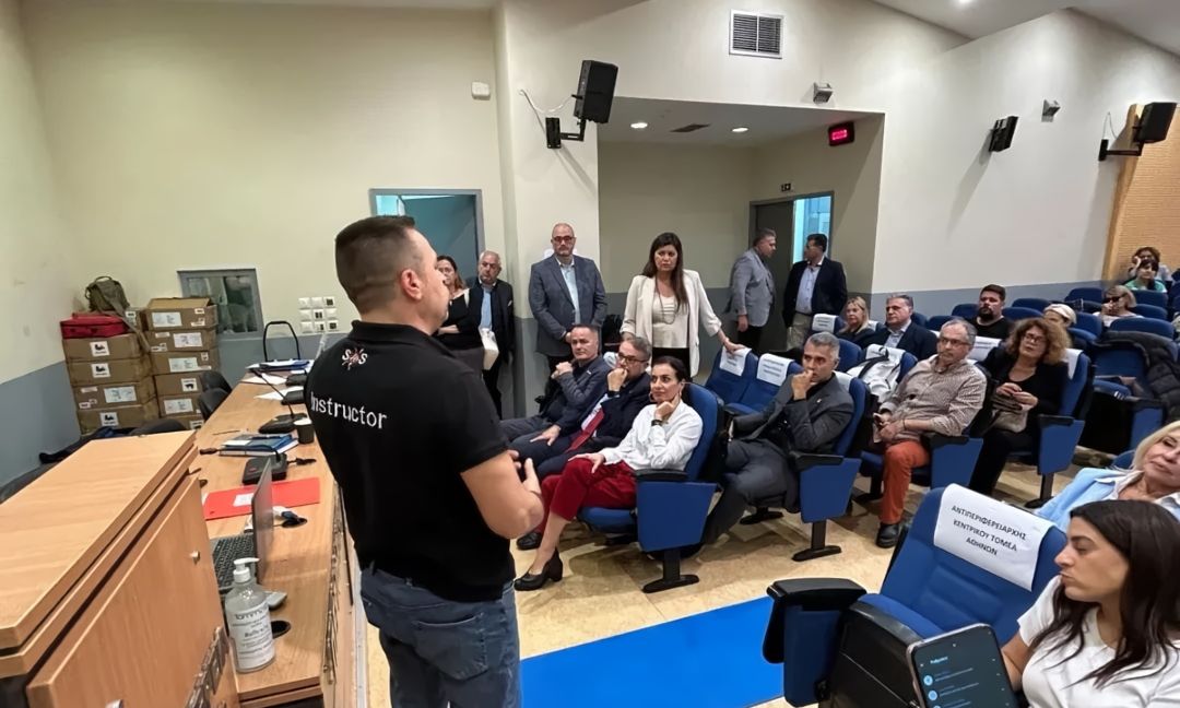 Χαρδαλιάς: «20 απινιδωτές σε κτήρια της Περιφέρειας Αττικής»