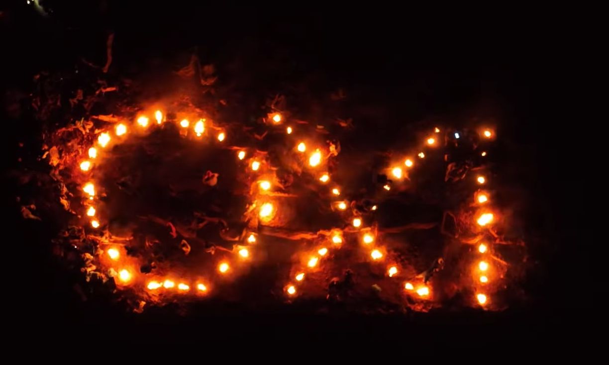 Χίος: Μοναδικό έθιμο για την 28η Οκτωβρίου με το άναμμα του «Όχι» – Δείτε βίντεο