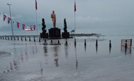 Τουρκία: Ισχυρές βροχοπτώσεις και καταιγίδες έπληξαν την Κωνσταντινούπολη και την Αδριανούπολη