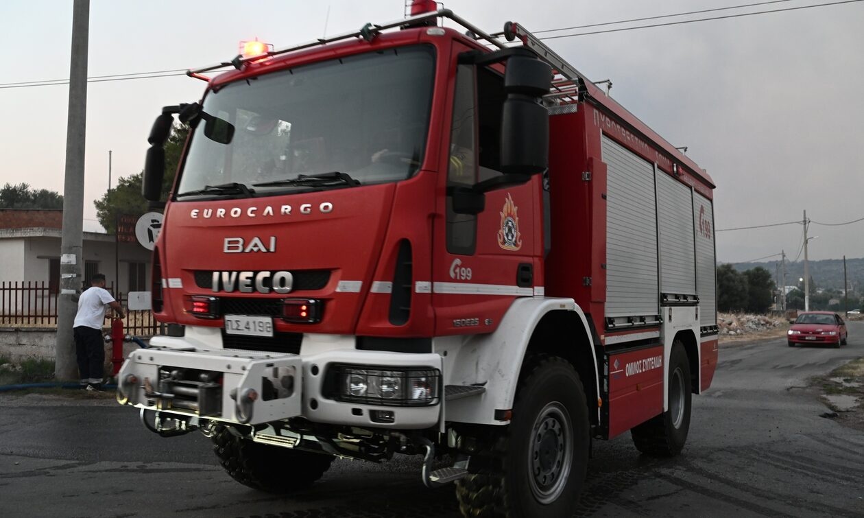 Νεκρή γυναίκα σε φλεγόμενο κτήριο στη Νεάπολη Θεσσαλονίκης