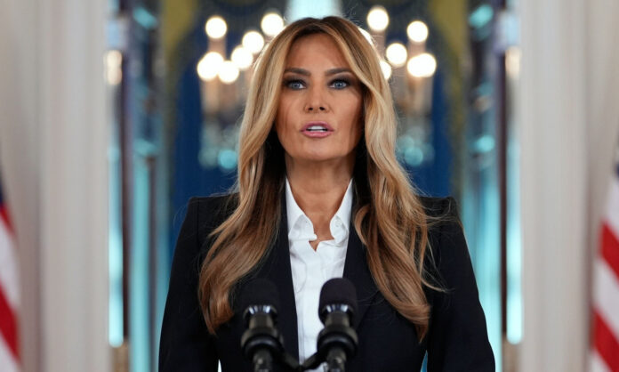 1690175-melaniatrump.jpg