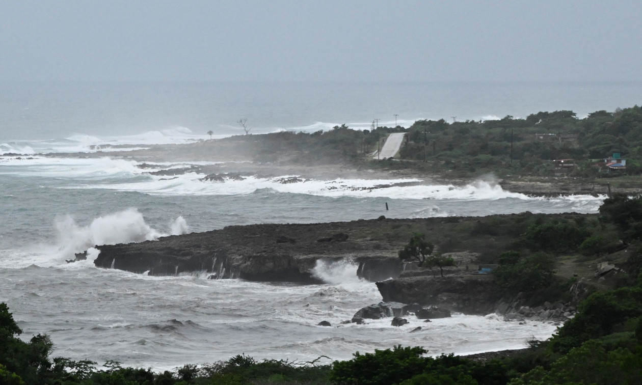 Στο έλεος της «καταιγίδας του αιώνα» η Τζαμάικα: Εικόνες καταστροφής σε υποδομές, νοσοκομεία