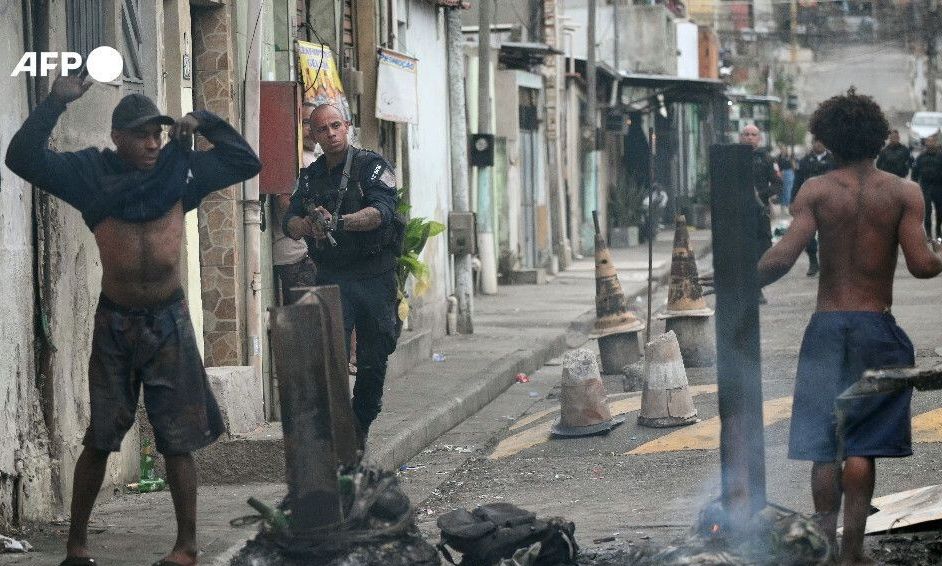 Βραζιλία: Αιματηρή επιδρομή κατά καρτέλ στις φαβέλες του Ρίο – Τουλάχιστον 64 νεκροί